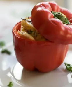 Gevulde paprika met kikkererwten (hummus)
