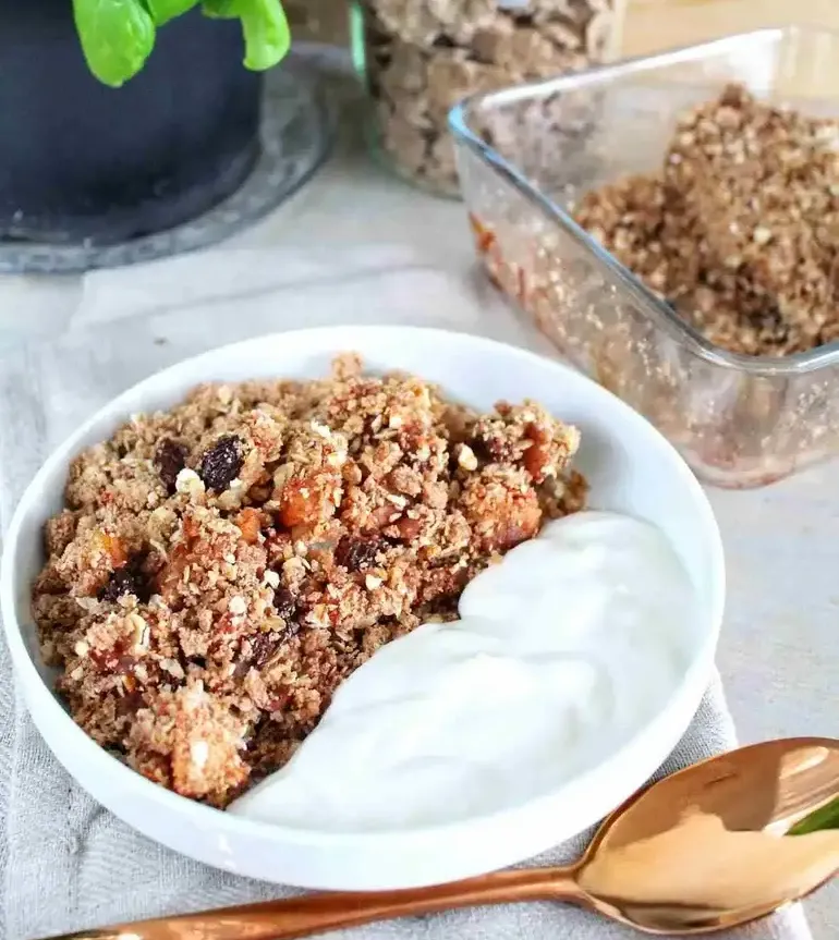 Gezond ontbijt: Appel kruimel met yoghurt