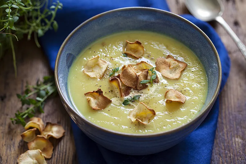 Pastinaaksoep met kastanje champignons. Vergeten groenten