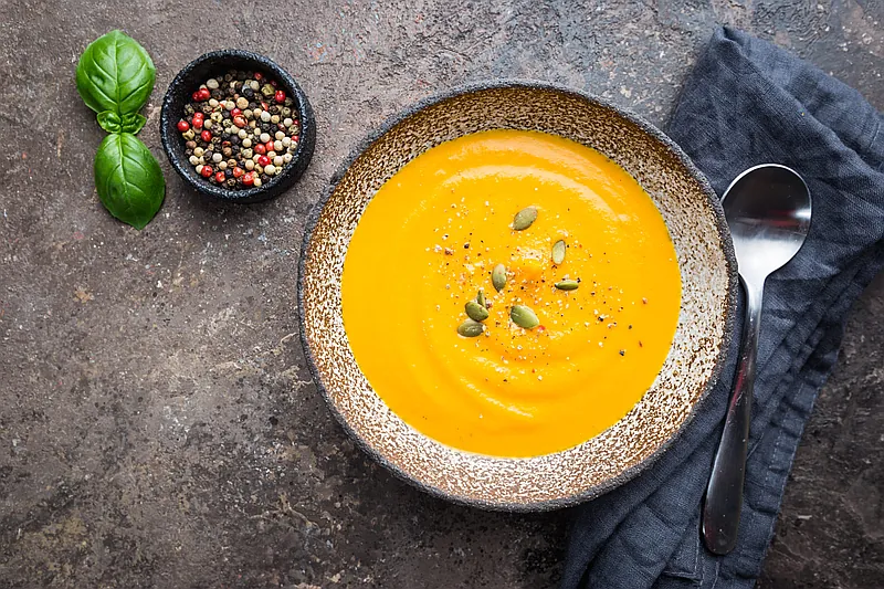 Thaise kippensoep met paksoi