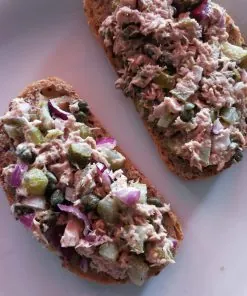 Tonijn en groente salade